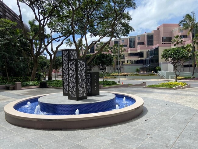 Building Photo - 425 South St