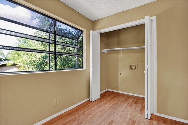 Building Photo - 500 Algerita Dr