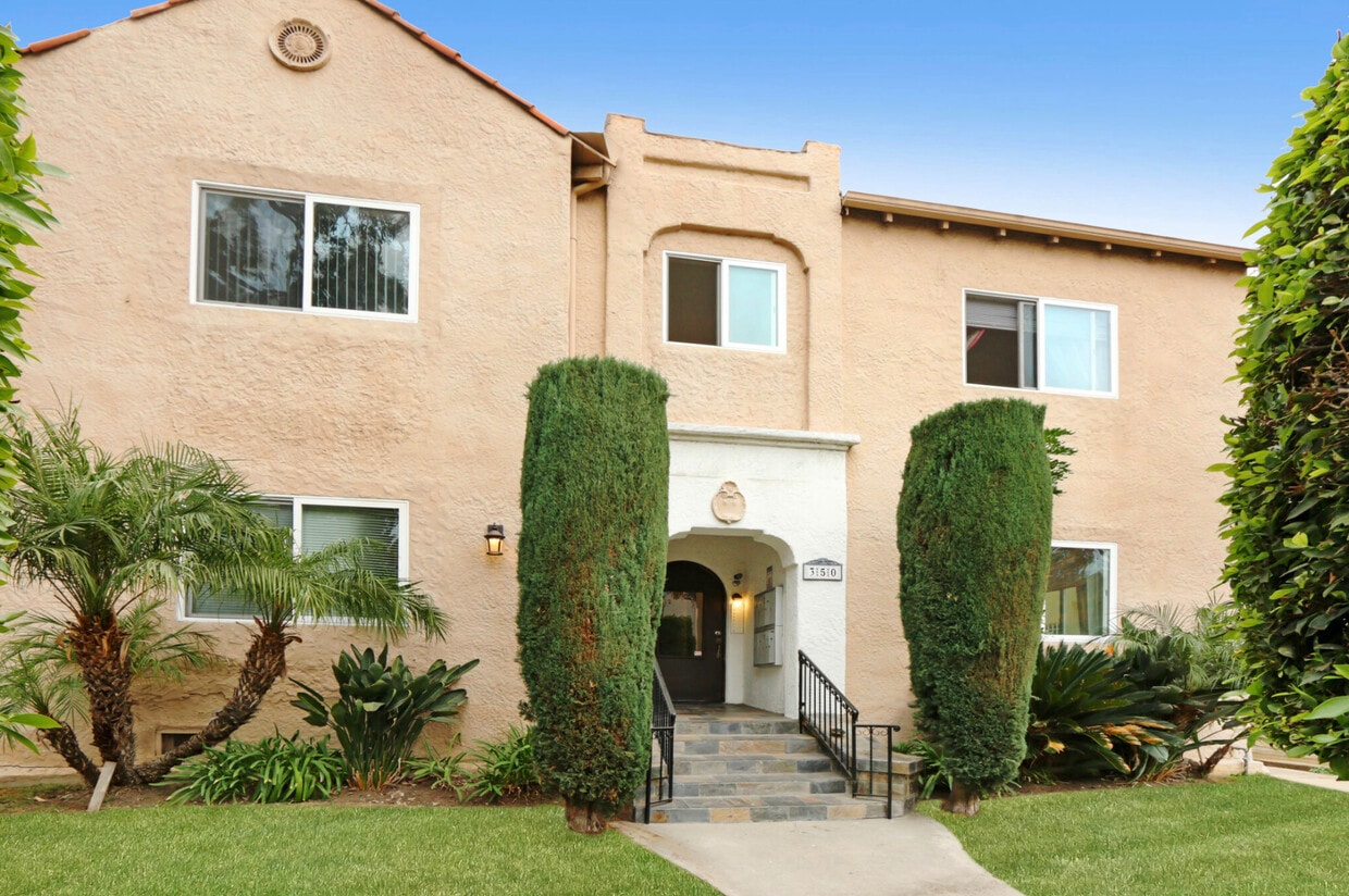 Foto principal - 350 N Orange Grove Ave