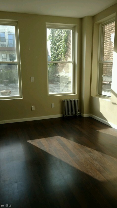 Foto principal - 3087 Steinway St