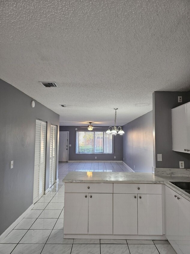 Primary Photo - 4840 Orleans Ct