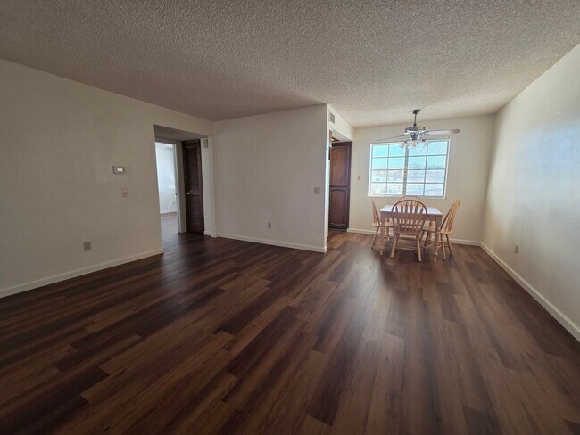Foto del edificio - 1190 Ramar Rd