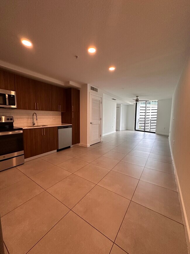 Foto del edificio - 1234 NW 8th Ct