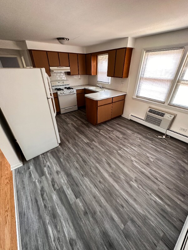 Foto del edificio - 7344 W Belmont Ave