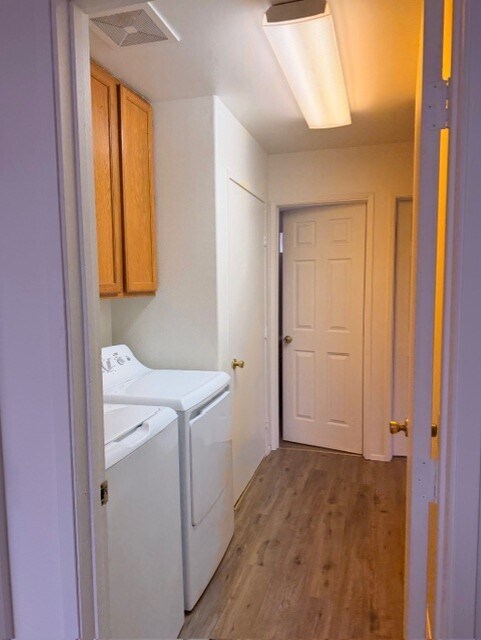 Foto del edificio - 327 S Forrest St