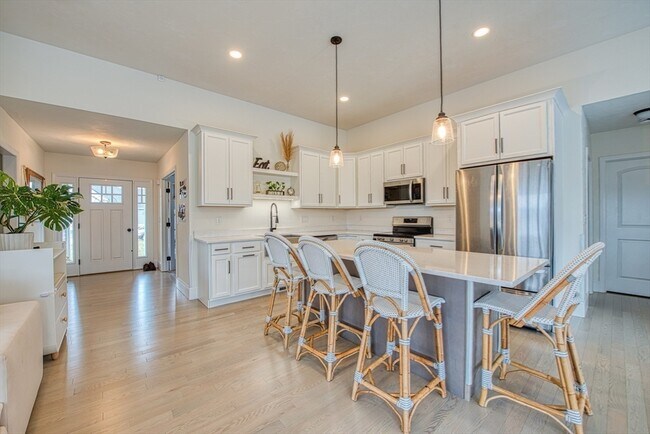 Foto del edificio - 35 Metacomet Rd