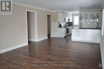 Building Photo - 97 Cartier Crescent