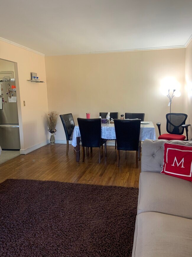 Foto del edificio - 140 S Middle Neck Rd