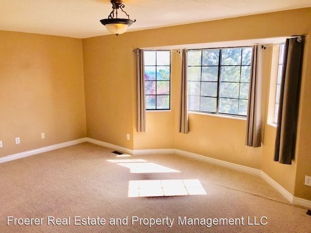Building Photo - 4 br, 2 bath House - 3380 N 400 E