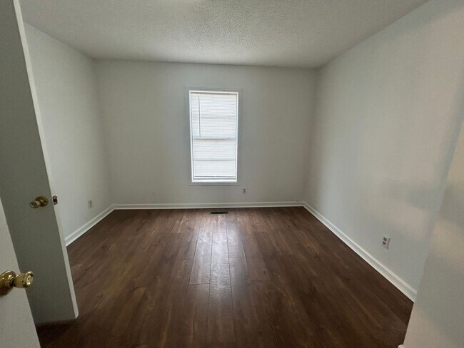 Foto del edificio - 1122 Tamm St