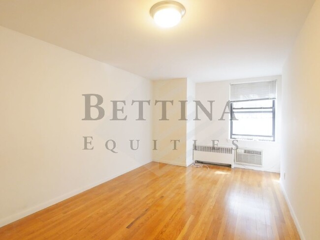 Building Photo - 105 E 31st St