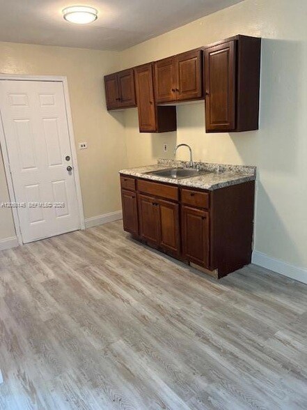 Foto del edificio - 2155 NW 71st St