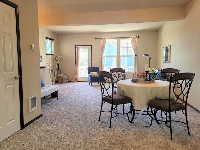 Foto del edificio - 2 Bedroom Townhome in Beautiful Poulsbo Place