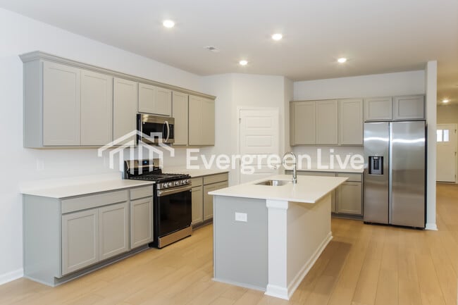 Foto del edificio - 300 Pond Spg Dr