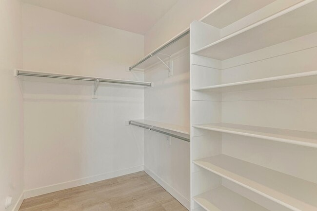 Walk In Closet - Cottonwood Highland