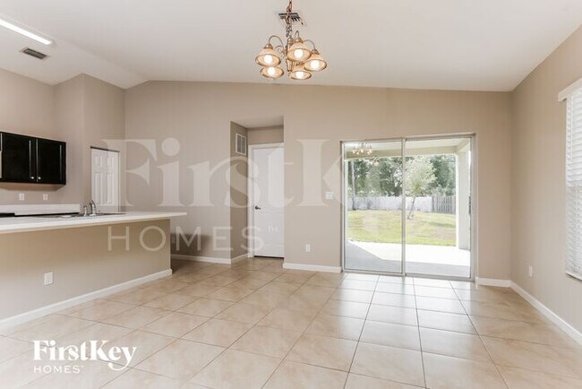Foto del edificio - 490 SW Homeland Rd