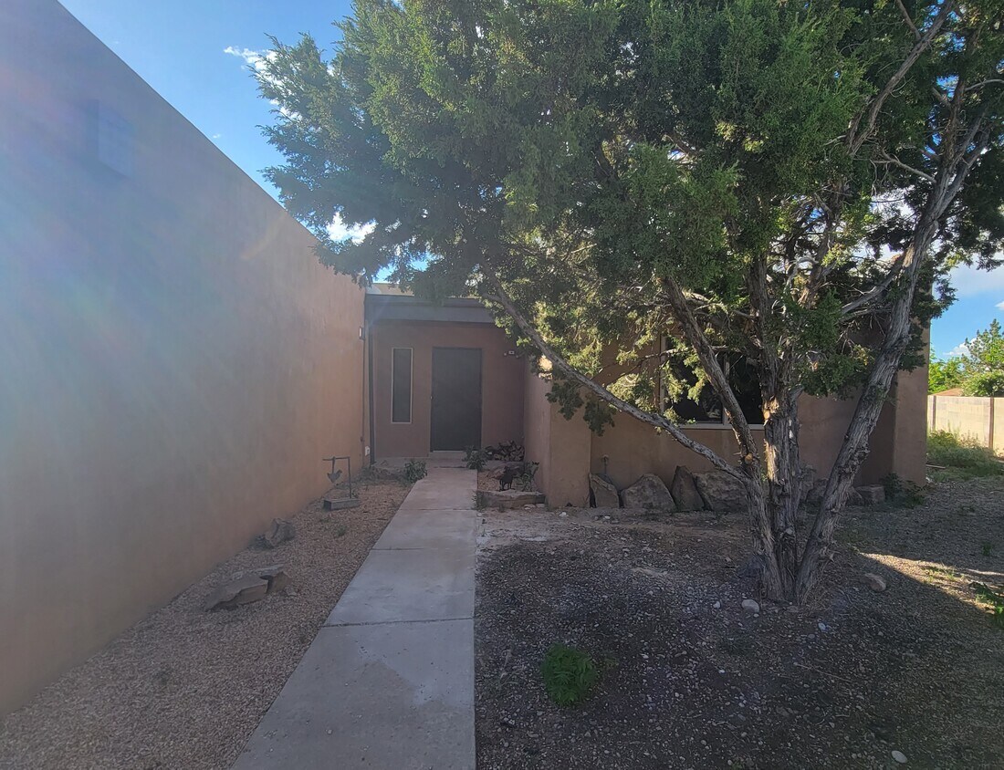 Primary Photo - 3323 Camino Prado Vista