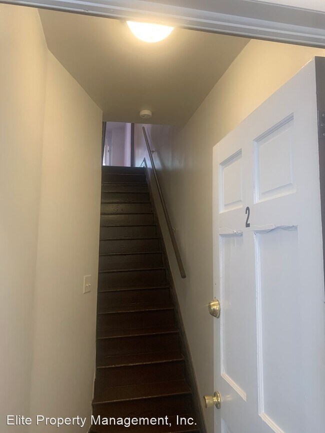 Building Photo - 3 br, 1 bath House - 649 W. Princess St., ...