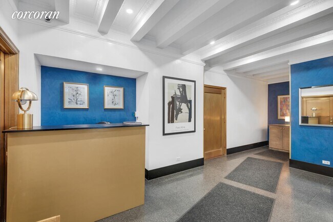 Foto del edificio - 30 E 68th St