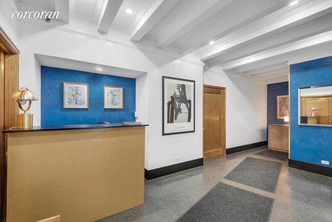 Building Photo - 30 E 68th St