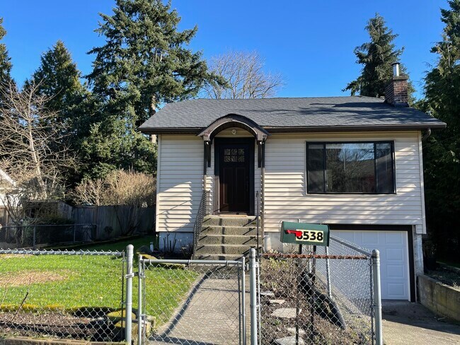 Foto del edificio - 8538 Ashworth Ave N