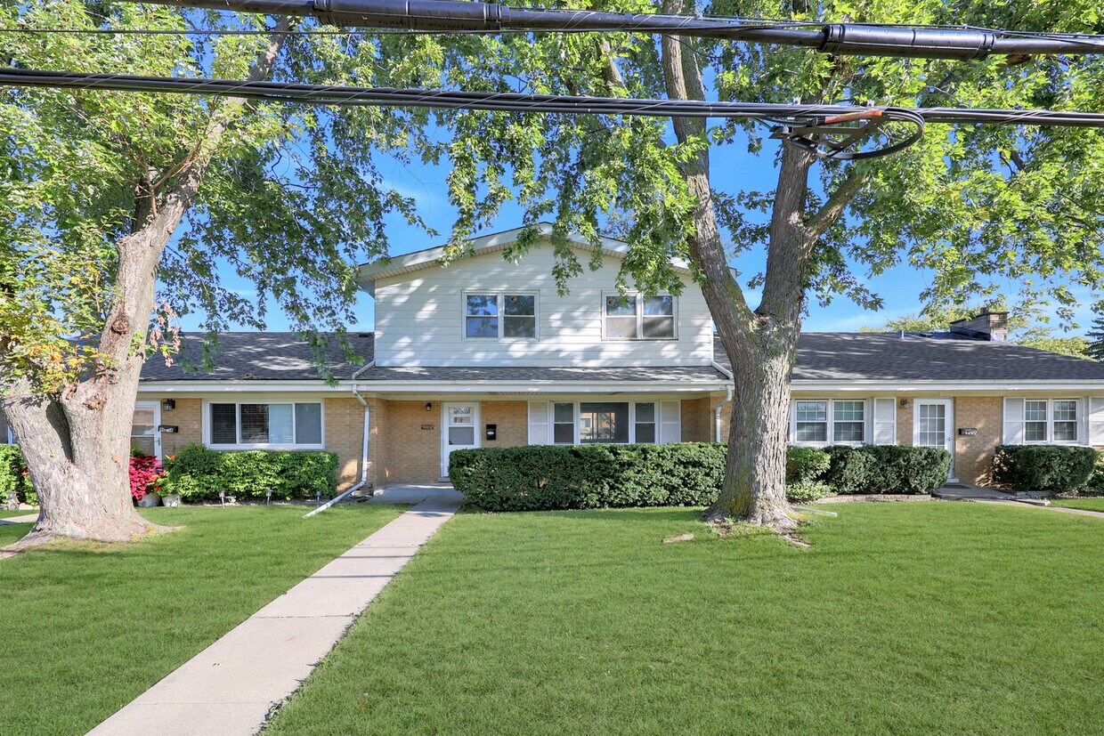 Primary Photo - 9002 N Clifton Ave