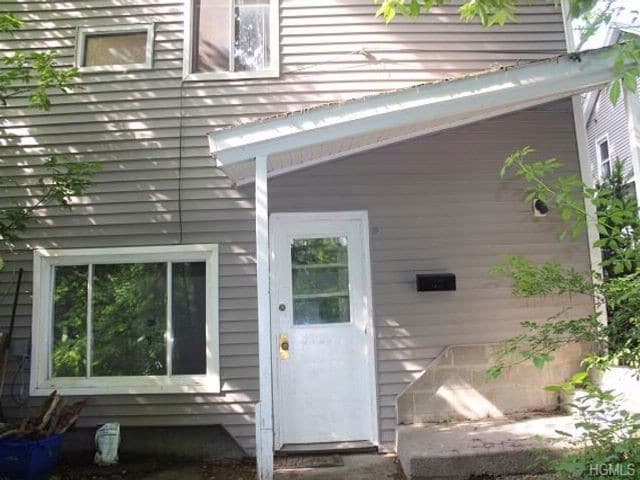 Primary Photo - 4 S Chestnut St