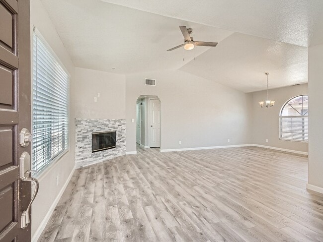Building Photo - 1411 Santa Margarita St