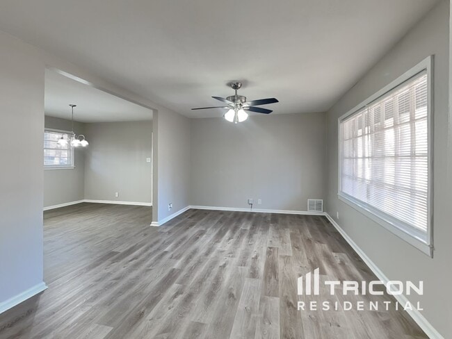 Building Photo - 4930 Sugar Creek Dr