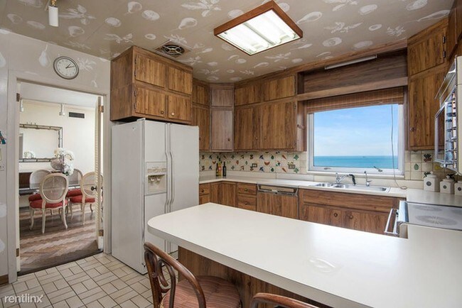 Foto del edificio - 2 br, 2 bath Condo - 1515 N Astor St