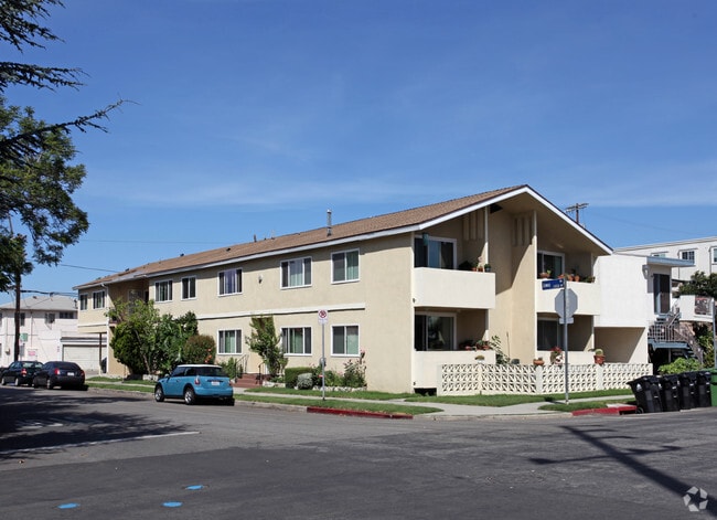 Building Photo - Five Point Residences