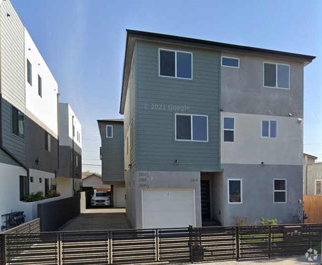 Building Photo - 2104 Hauser Blvd