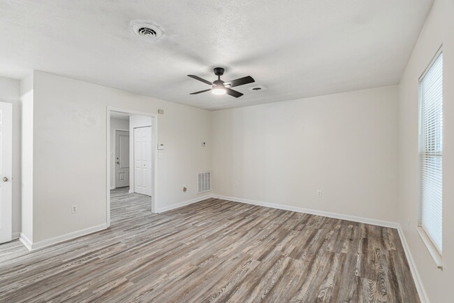 Building Photo - 5205 Cub Cir