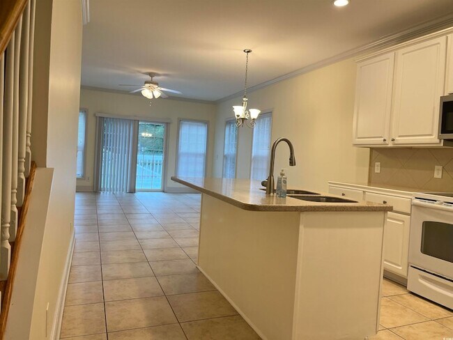 Foto del edificio - 616 Cypress Dr