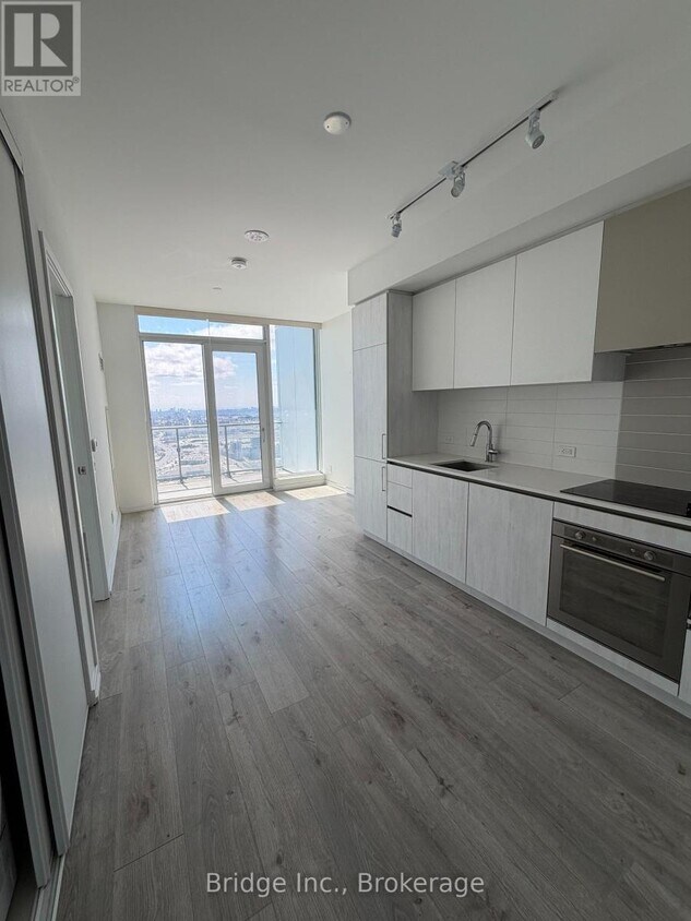 Photo du bâtiment - 1000 Portage Pkwy