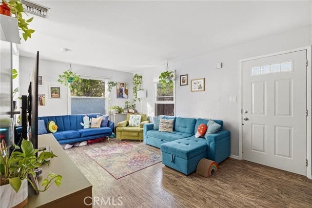 Building Photo - 274 W Laurel Ave