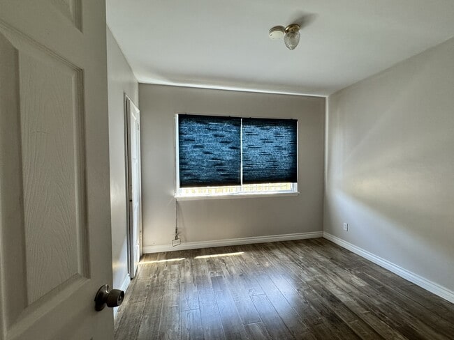 Bedroom - 652 W 97th St