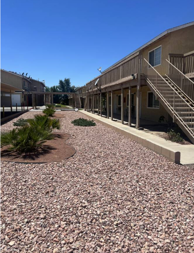 Primary Photo - Single Story 1 Bedroom Apartments for Rent!
