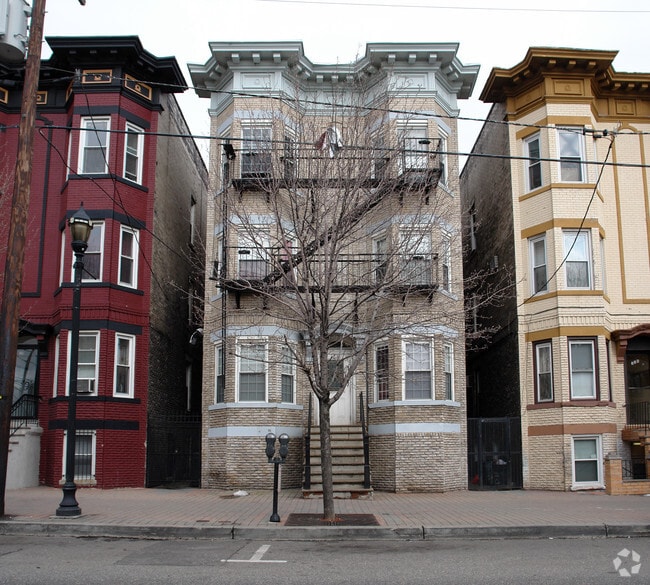 328 60th St, West New York, NJ 07093 Apartments West New York, NJ