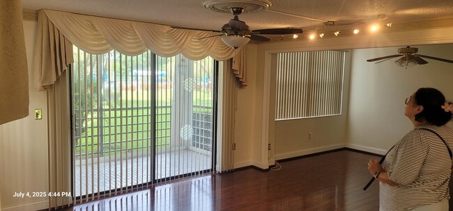 Building Photo - 1300 Saint Charles Pl