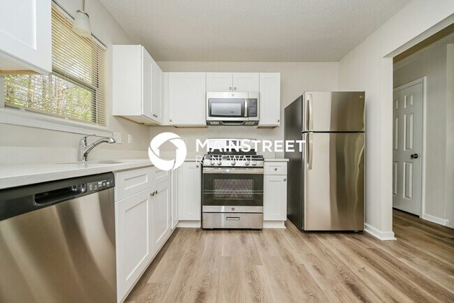 Building Photo - 3 Bedroom Pet-Friendly Home in STOCKBRIDGE, GA with Main Street Renewal