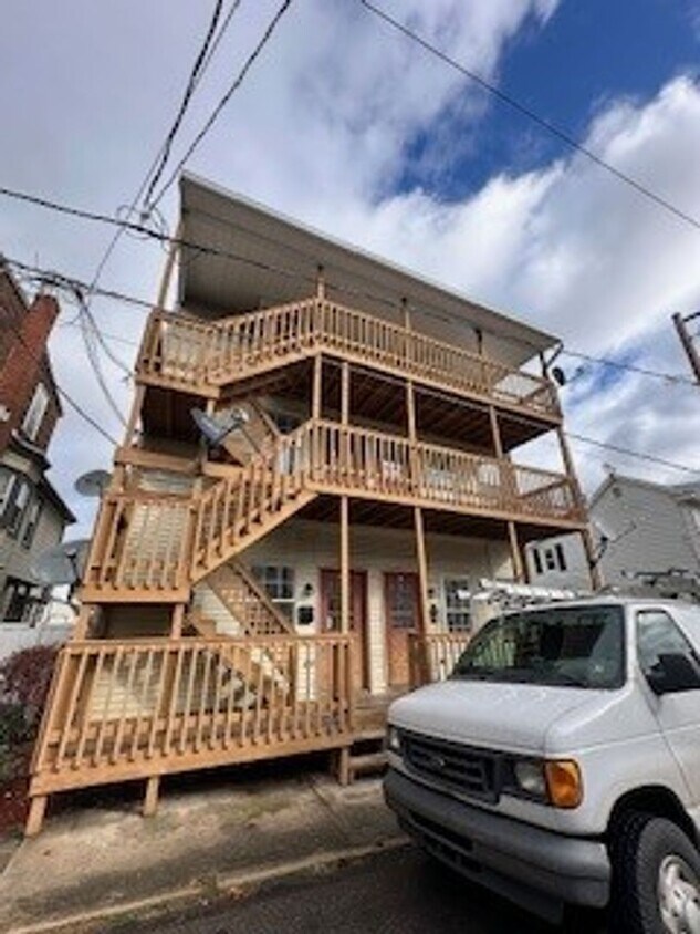 Primary Photo - 20 Water St