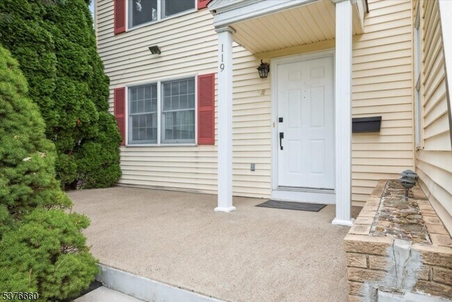 Foto del edificio - 119 Braidburn Rd
