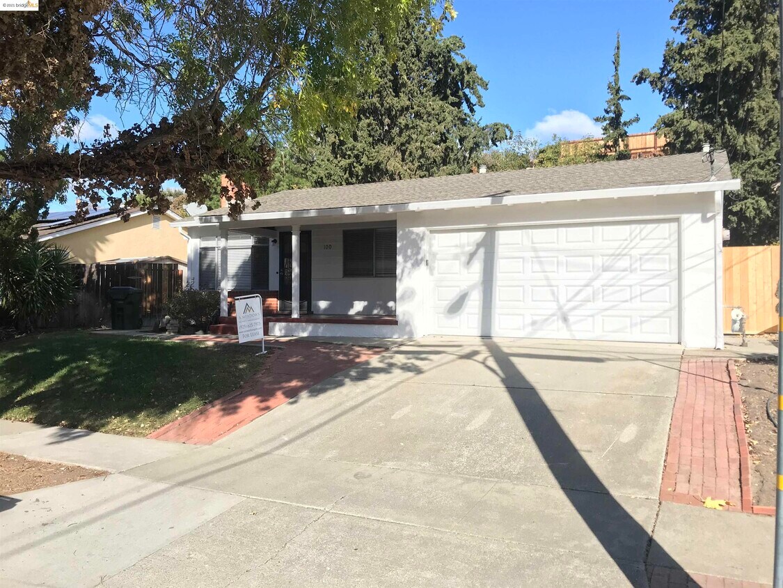 Primary Photo - 100 Clearbrook Rd