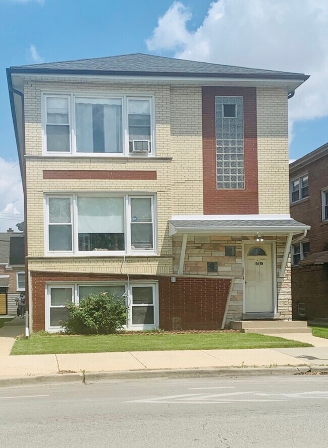 Building Photo - 4452 W 59th St