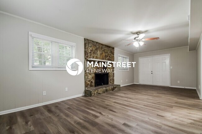 Building Photo - 4 Bedroom Pet-Friendly Home in Decatur, GA with Main Street Renewal