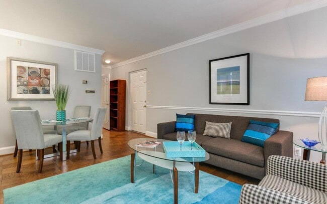 Building Photo - Spacious and sunlit condo located in the h...