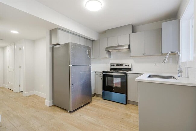 Building Photo - 16583-1625A 25a Ave