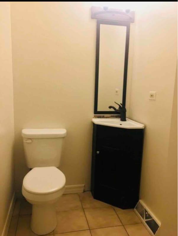 Building Photo - 2258 E 103rd St