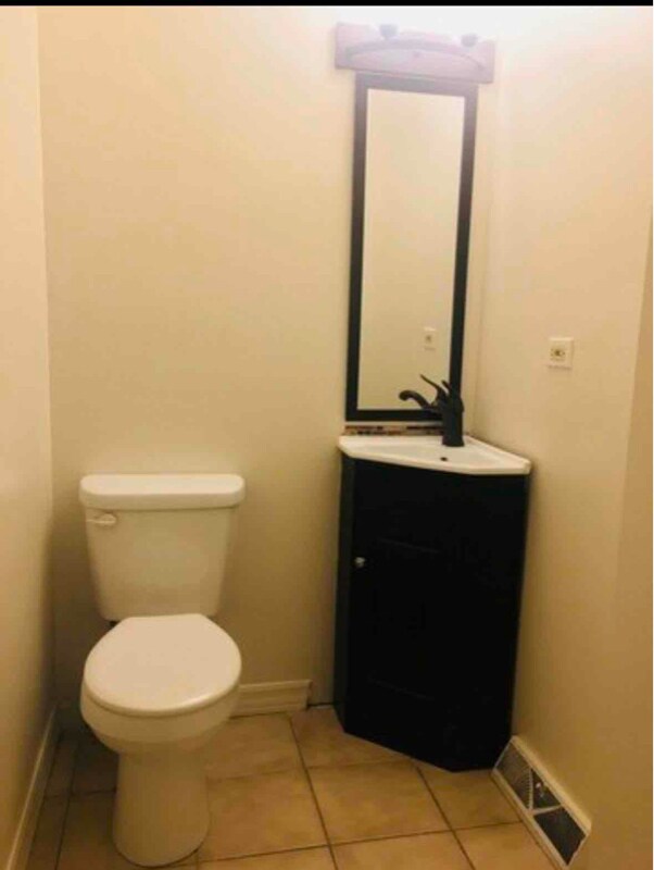 Foto del edificio - 2258 E 103rd St